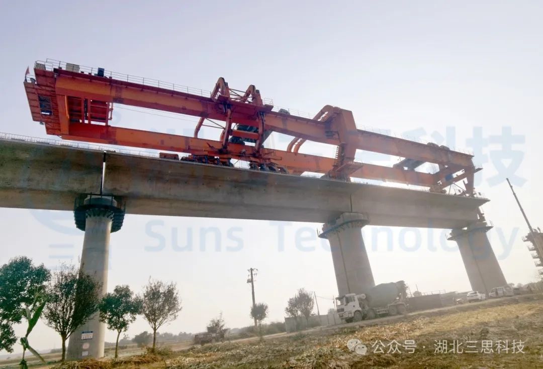 陜西1000噸單導梁架橋機安全監(jiān)控系統(tǒng)新增功能行業(yè)首創(chuàng)，設備安全大升